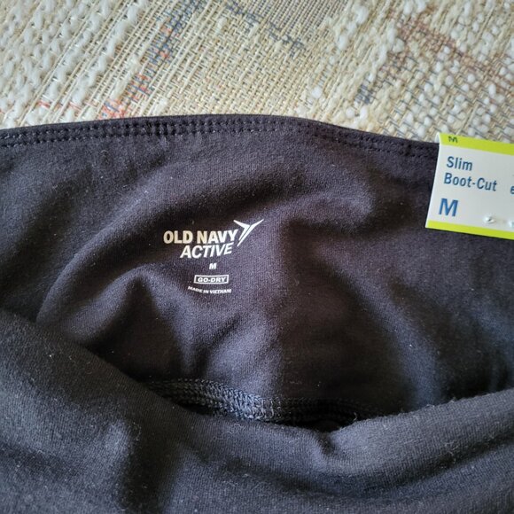 *NEW* OLD NAVY Women's Slim Boot-Cut Black Yoga Pants Size Medium - Picture 3 of 5